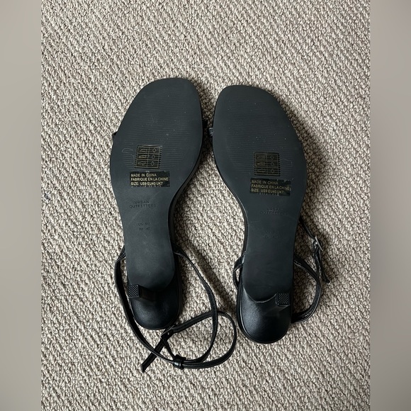 URBAN OUTFITTERS Black Strappy Short Heels - Picture 3 of 3